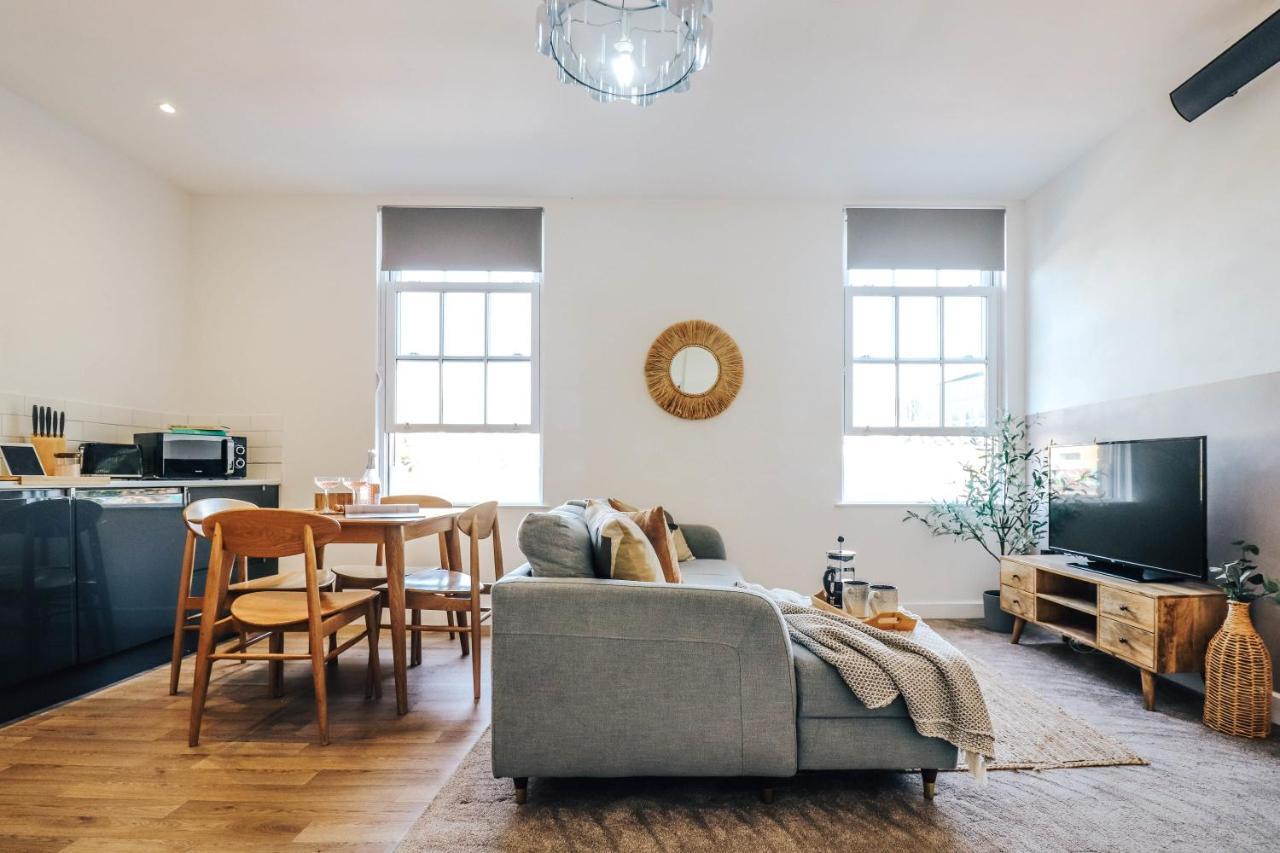 Principality View Apartment Two, By Solace Stays คาร์ดิฟฟ์ ภายนอก รูปภาพ