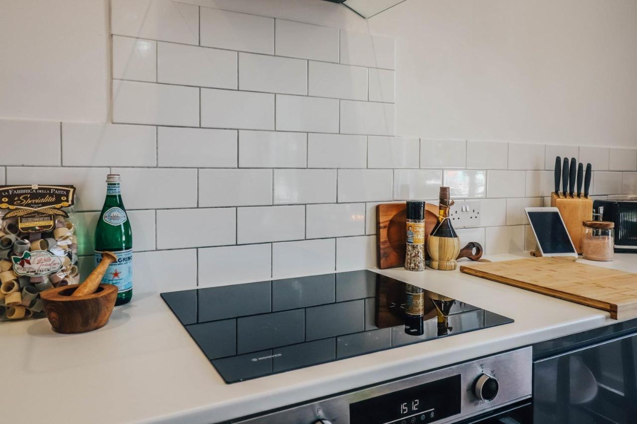 Principality View Apartment Two, By Solace Stays คาร์ดิฟฟ์ ภายนอก รูปภาพ