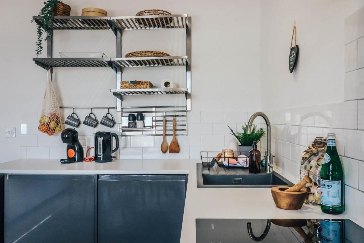 Principality View Apartment Two, By Solace Stays คาร์ดิฟฟ์ ภายนอก รูปภาพ