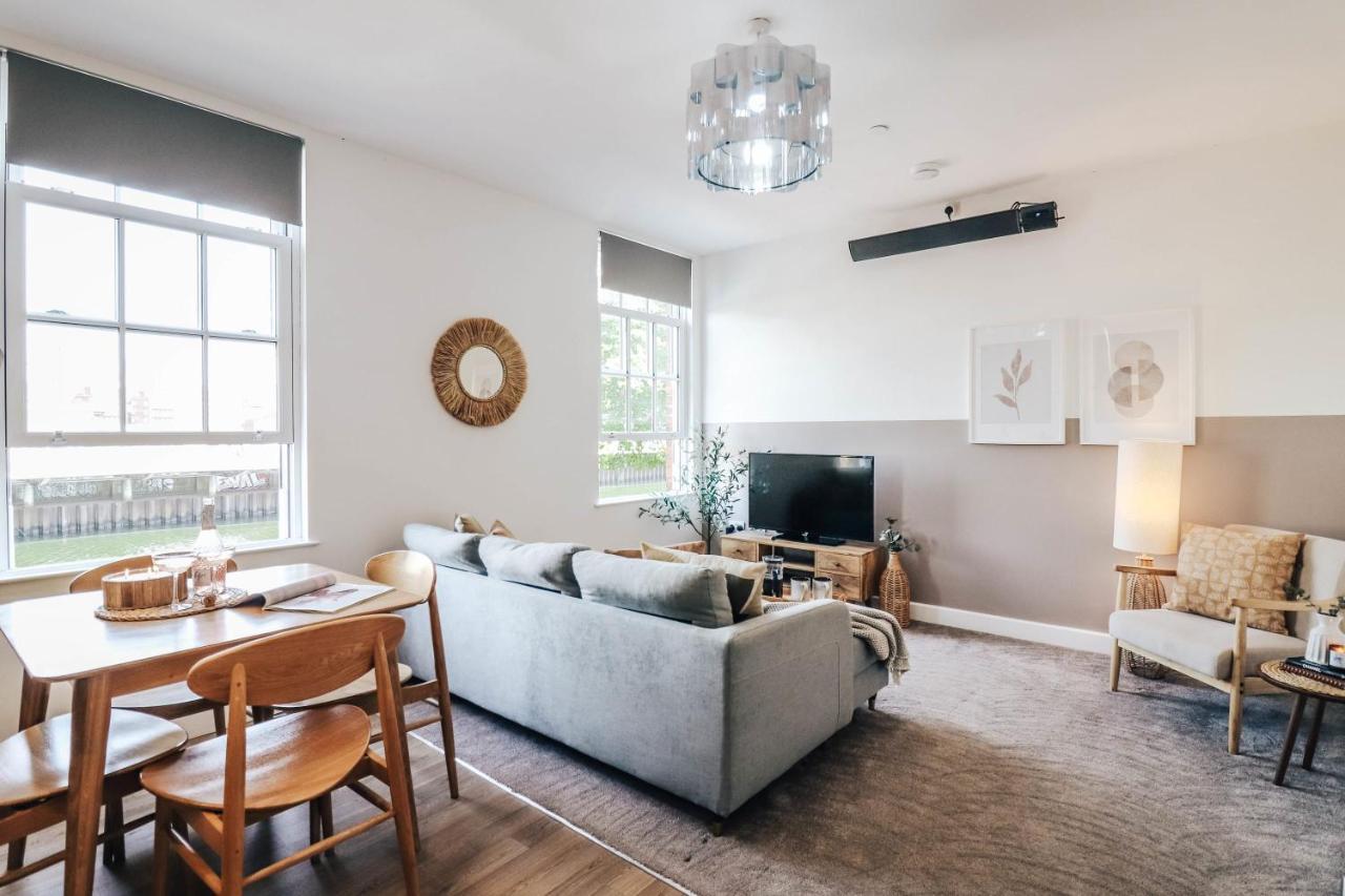 Principality View Apartment Two, By Solace Stays คาร์ดิฟฟ์ ภายนอก รูปภาพ